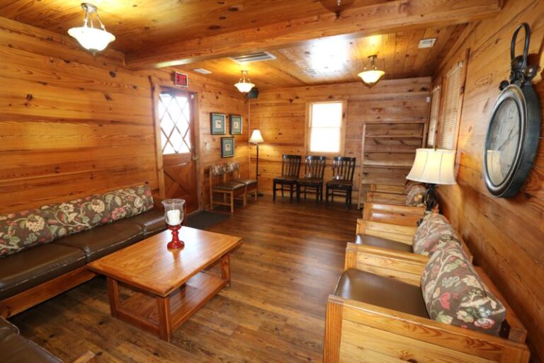 Bro410 111 West Wade Hampton Blvd 03