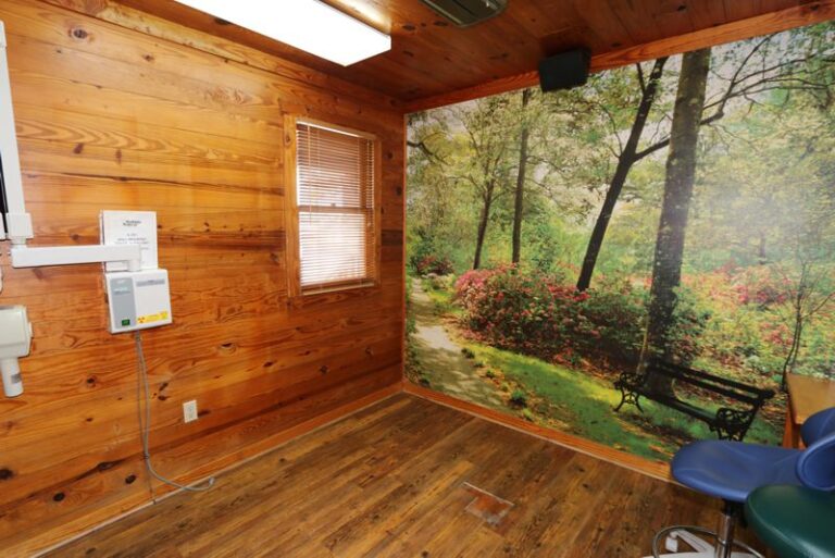 Bro410 111 West Wade Hampton Blvd 06