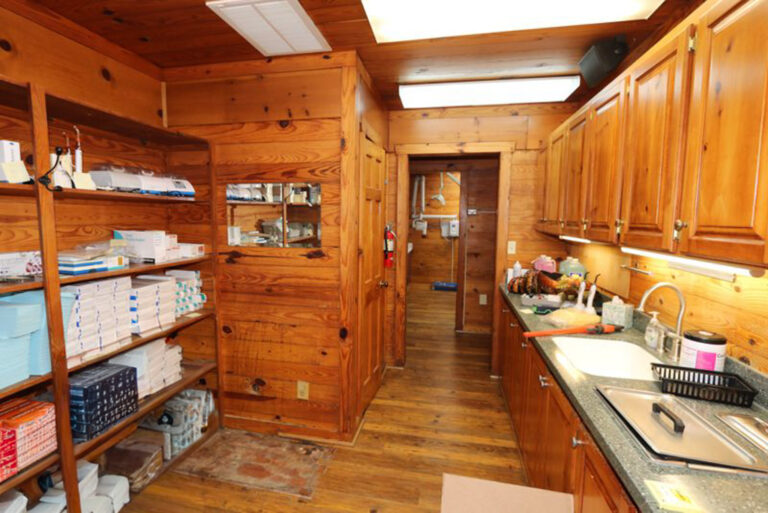 Bro410 111 West Wade Hampton Blvd 07-2