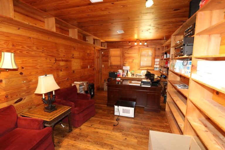 Bro410 111 West Wade Hampton Blvd 09