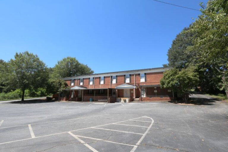 Building C rear pic 1